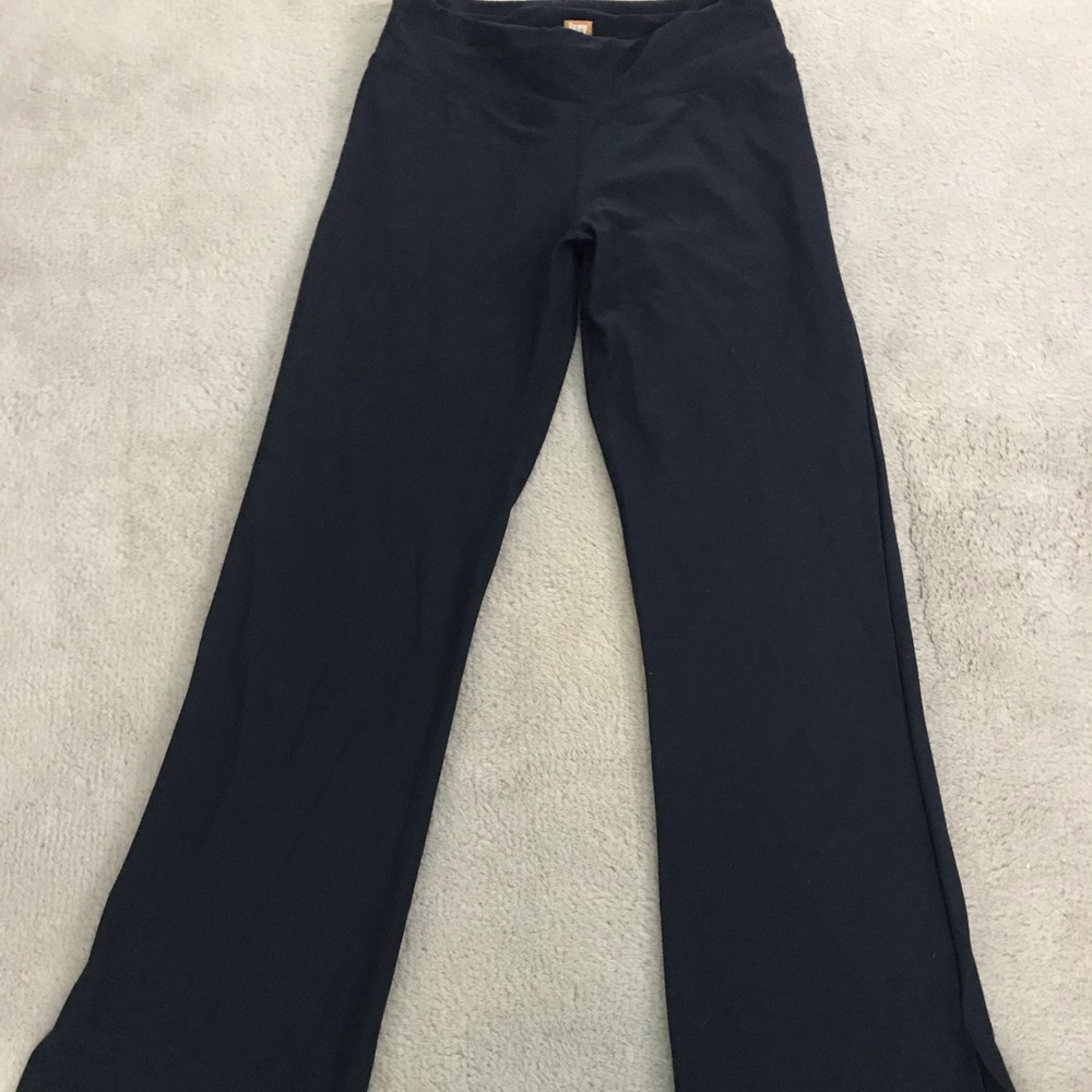 Women’s Lucy Black Yoga Pants size XS Short